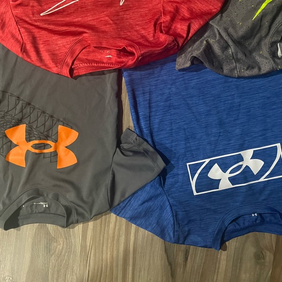 Boys under armour and Nike shirts - Picture 2 of 5